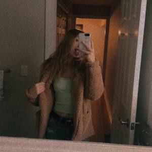 Meet your Posher, Alyssa